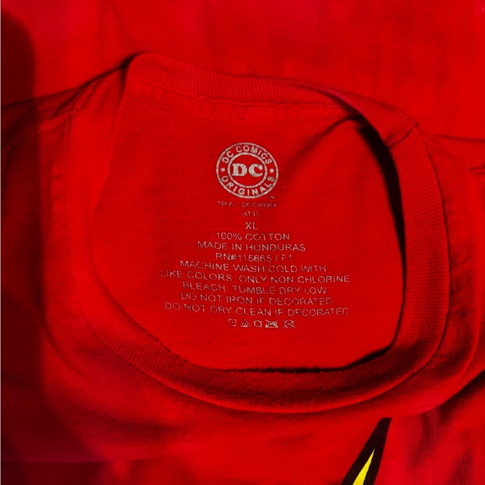NWOT DC Comics The Flash TShirt - Picture 4 of 5